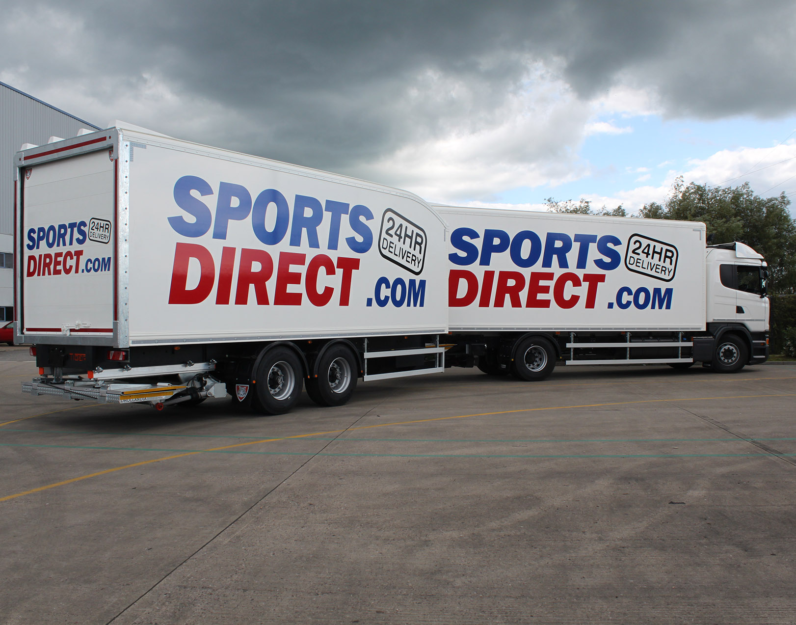 News - Sports Direct rigid drawbar prime mover swap body trucks trailers 01