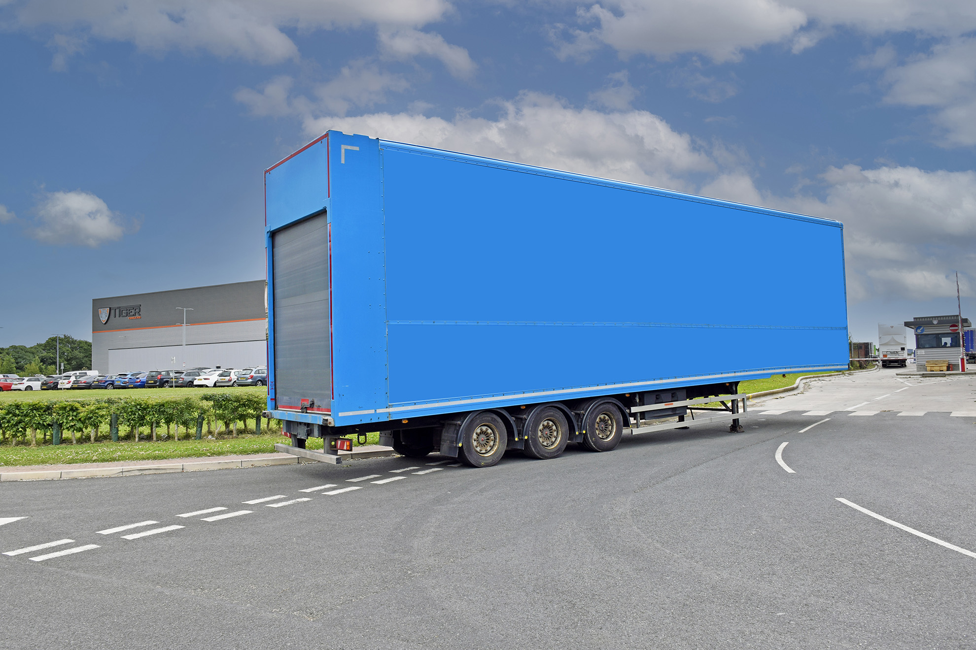 Tiger-Rentals-full-and-3-4-length-double-deck-wedge-van-trailer-hire blue