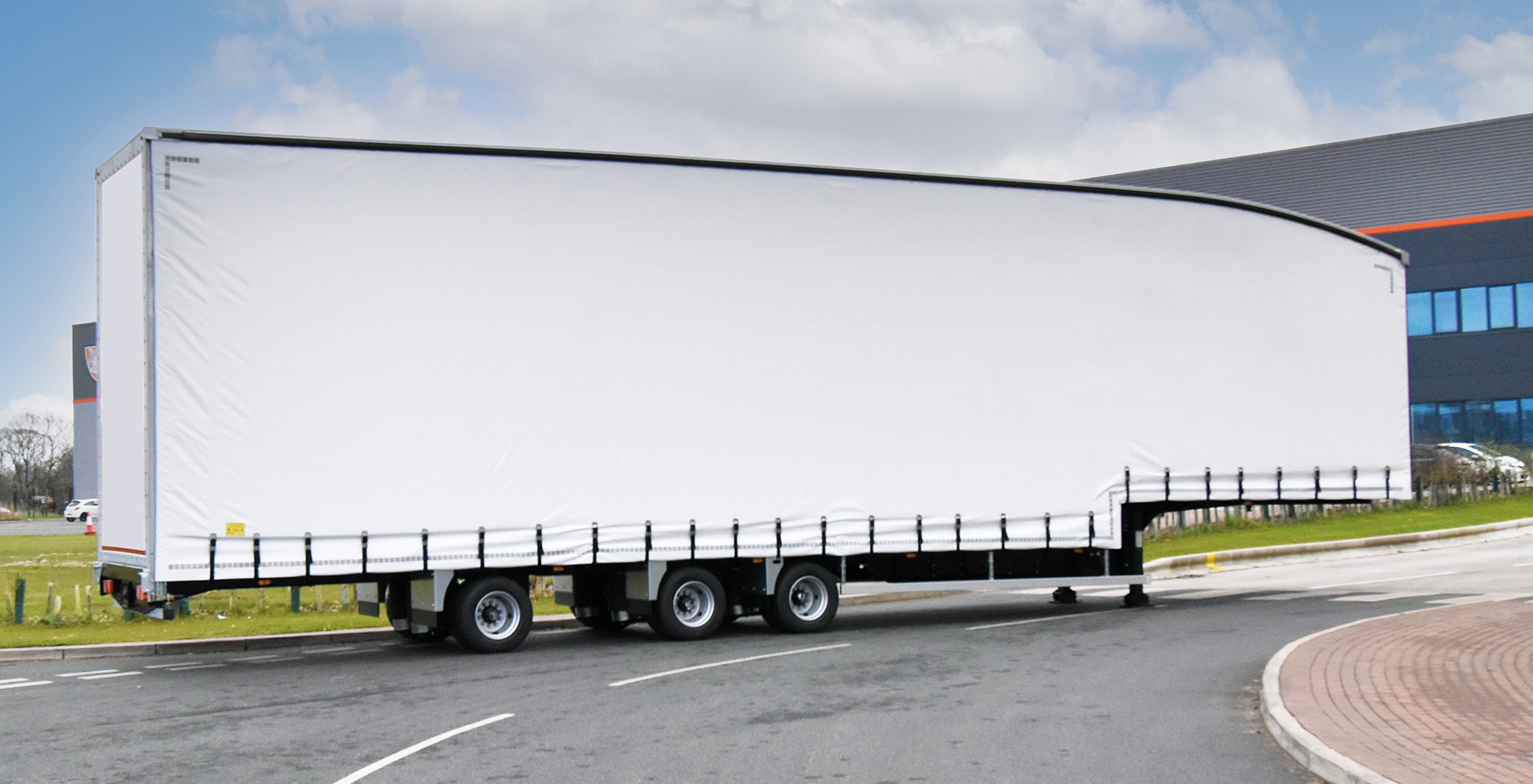 Longer semi trailers LSTs allowed on UK road government May 2023 - XPO Tiger lead