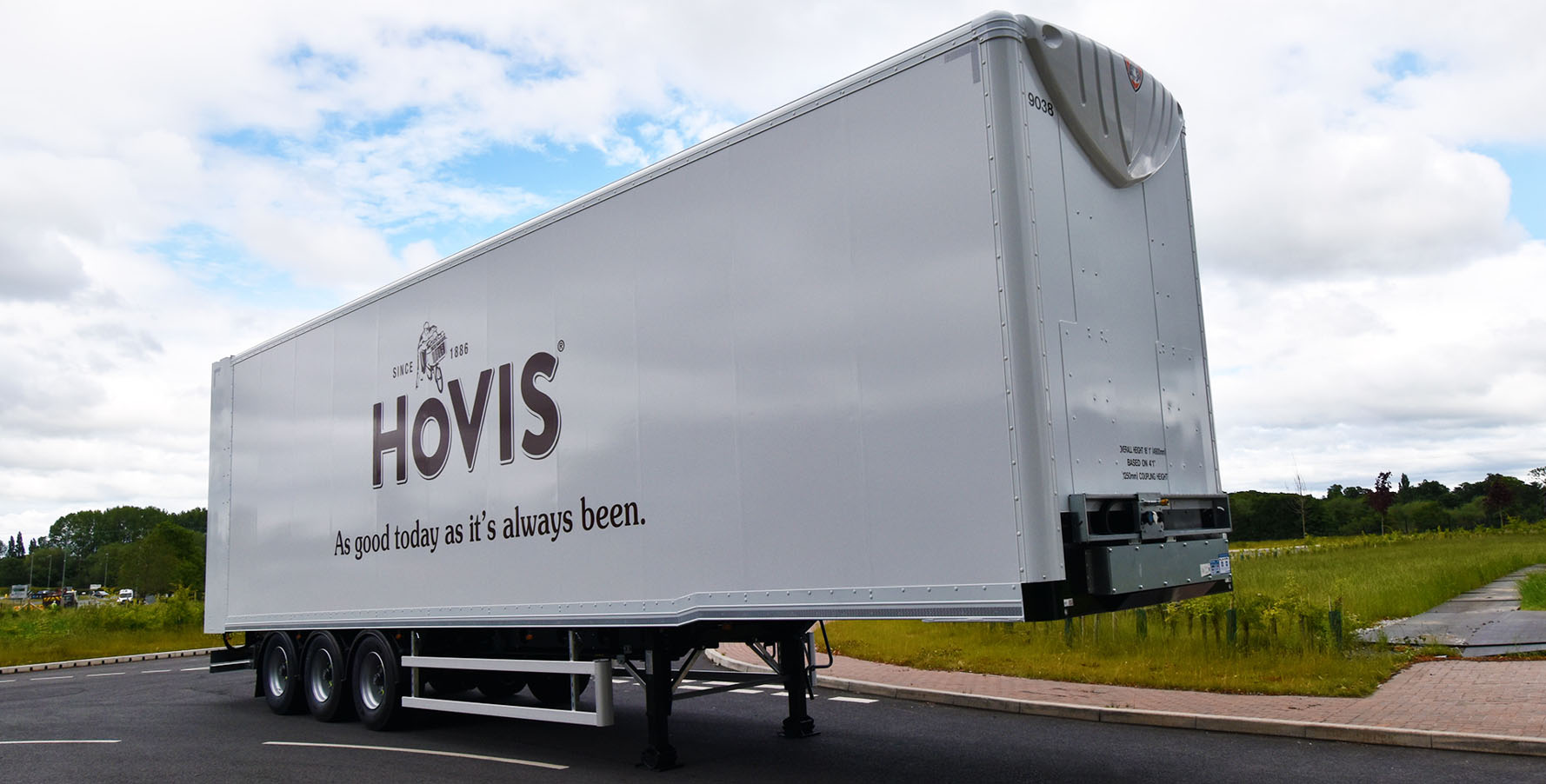 Case-study-Hovis-baker-innovative-efficient-moving-double-deck-bread-basket-front-34