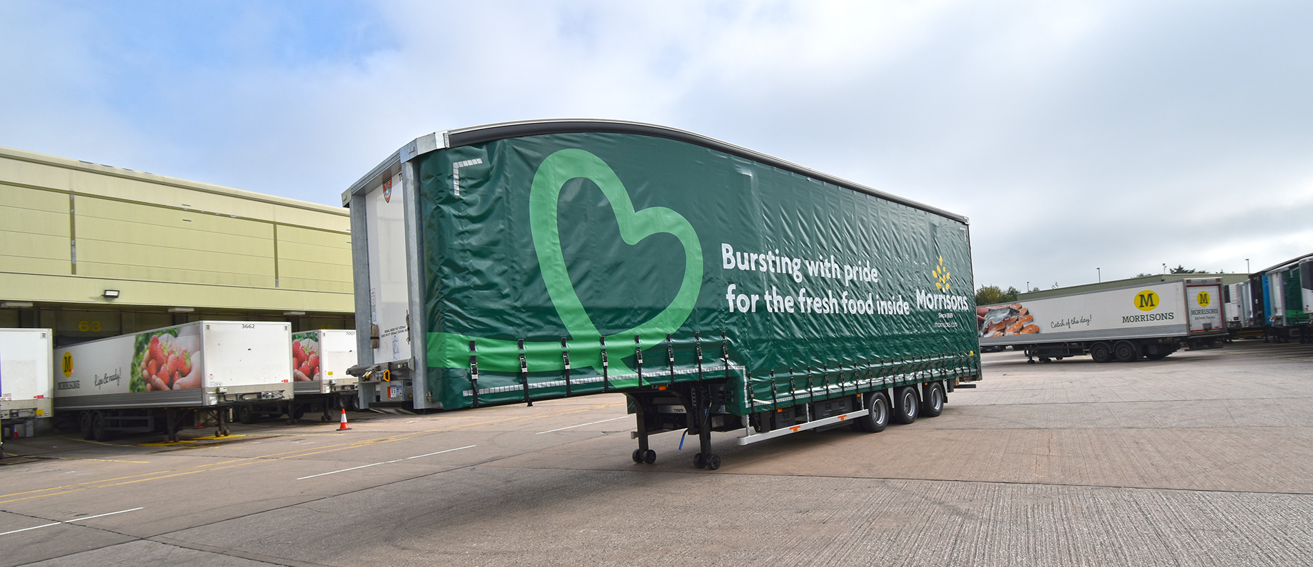 Case-study-Morrisons-supermarket-new-livery-curtainside-double-deck-Gadbrook-XPO-site