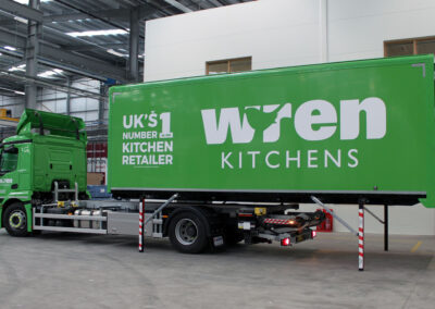 Case-study-Wren-Kitchens-demountable-swap-body-drawbar-prime-mover-Renault-Trucks-detail-01