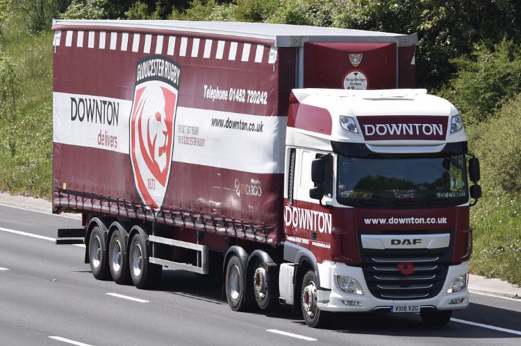 Downton-trailer-spotted-EV-Cargo-Gloucester-Rugby-curtainsider-Tiger