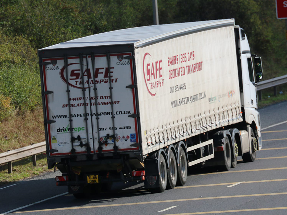 SAFE-Transport-Tiger-curtainsider-trailer-Tim-Pickford