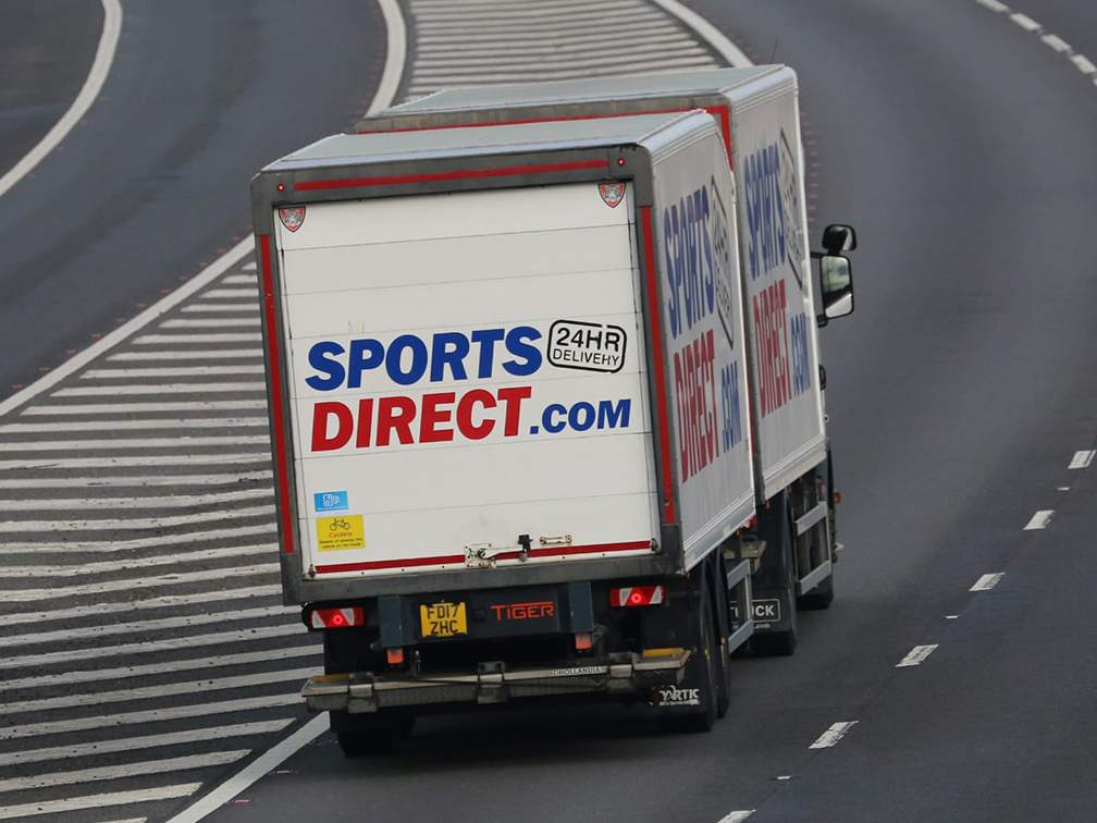 Sports-Direct-prime-mover-drawbar-rigid-bodywork-Tiger-Trailers-spot