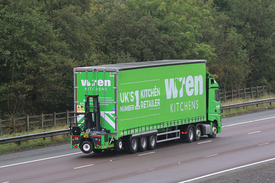 Wren-Kitchens-double-deck-fork-lift-Tiger-Trailer-spot-Tim-Pickford