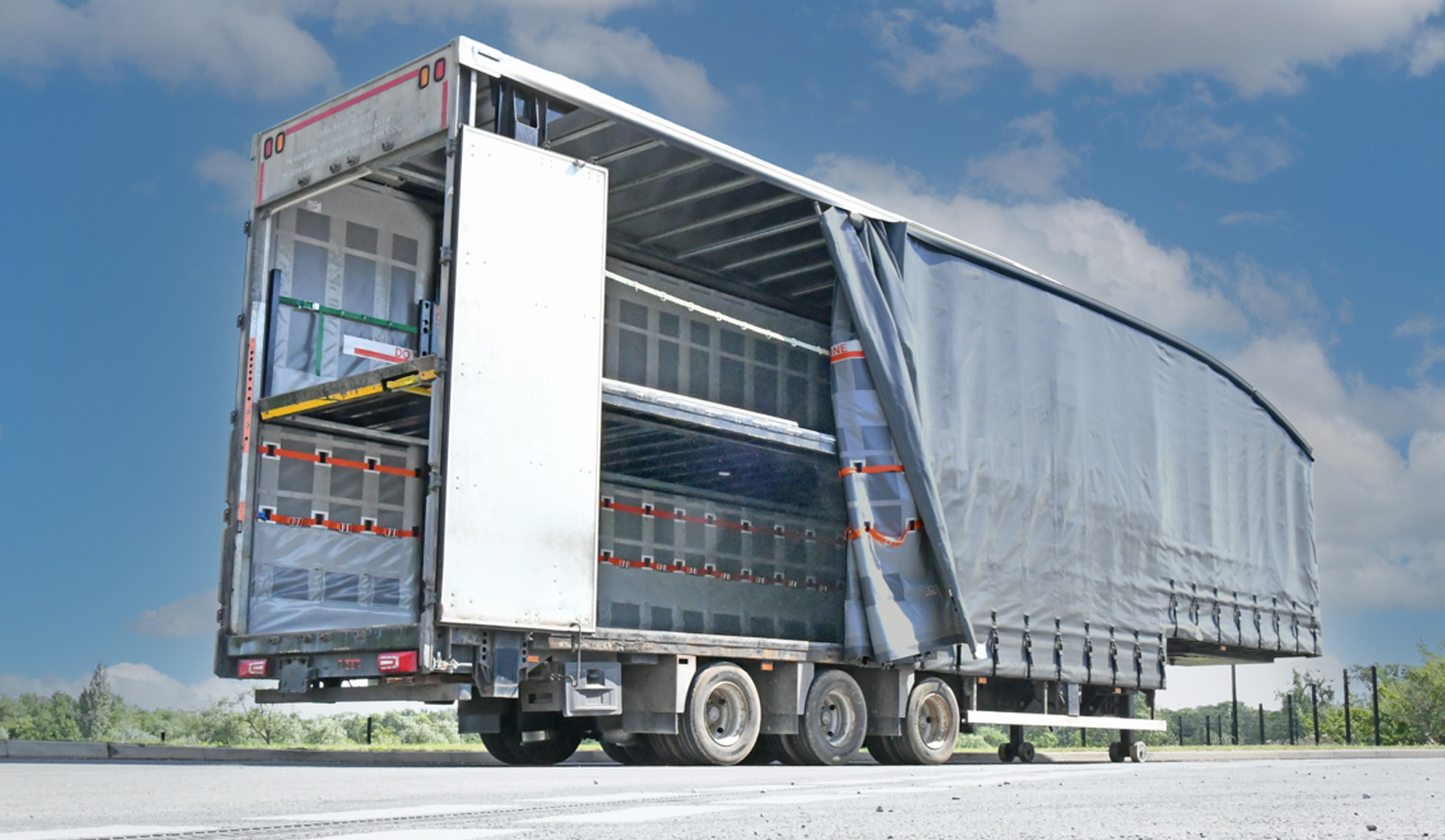 Lifting / moving deck double decker curtainsider barn doors HGV articulated trailer rental hire